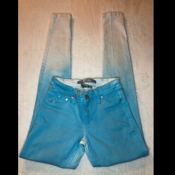 Tractr Denim - BOGO 50% OFF! Blue/white ombré skinny jeans